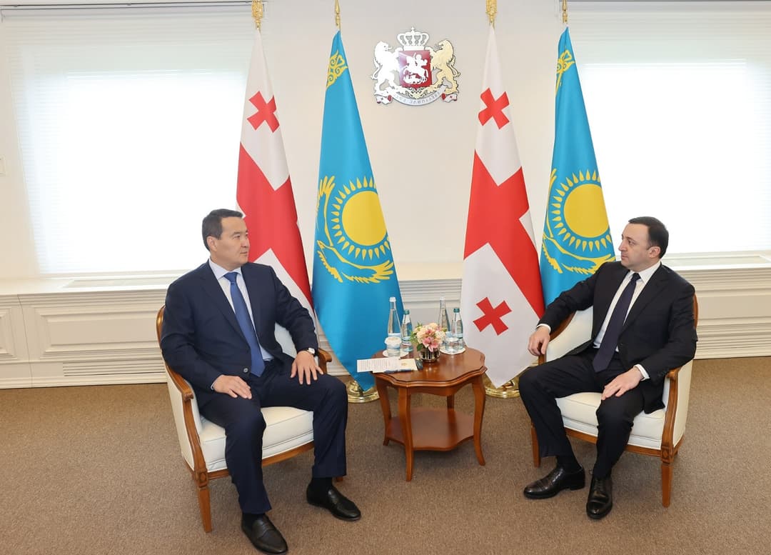 ირაკლი ღარიბაშვილმა ყაზახ კოლეგასთან პირისპირ შეხვედრა გამართა