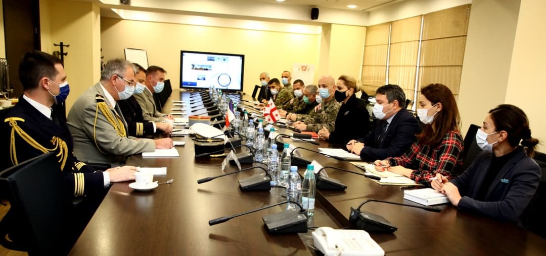 თავდაცვის უწყებაში ფრანგულ მხარესთან თანამშრომლობის საკითხები განიხილეს