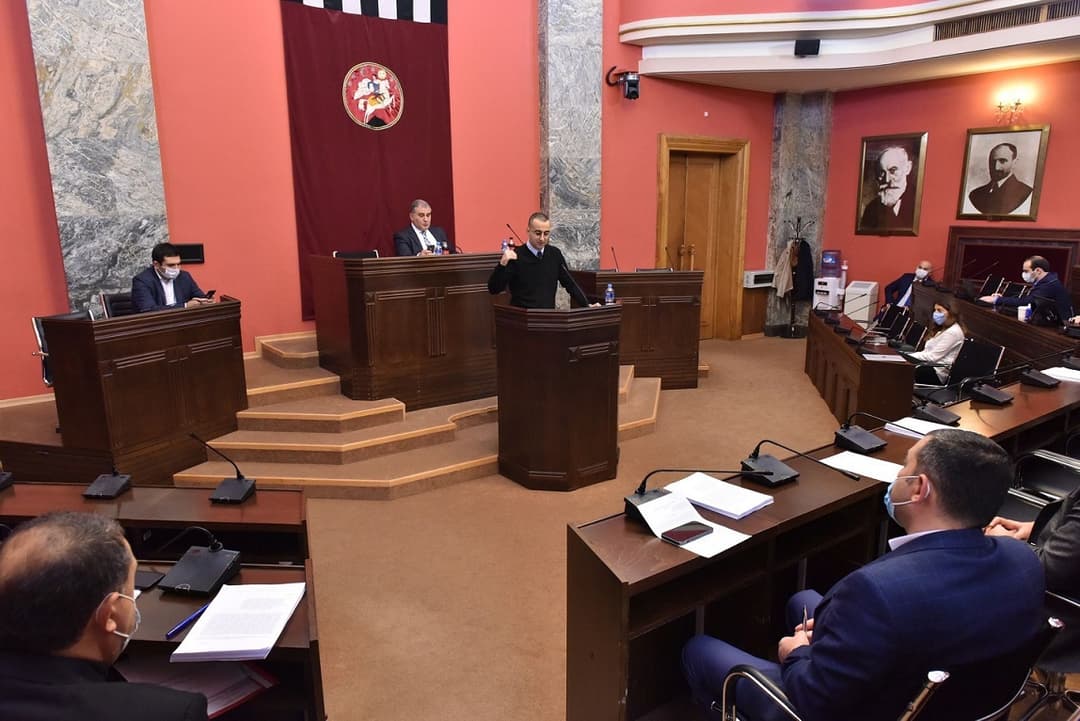 დემატერიალიზებული ფასიანი ქაღალდების ფლობის შესახებ კანონპროექტთა პაკეტთან დაკავშირებით დამატებითი მსჯელობა გაიმართება