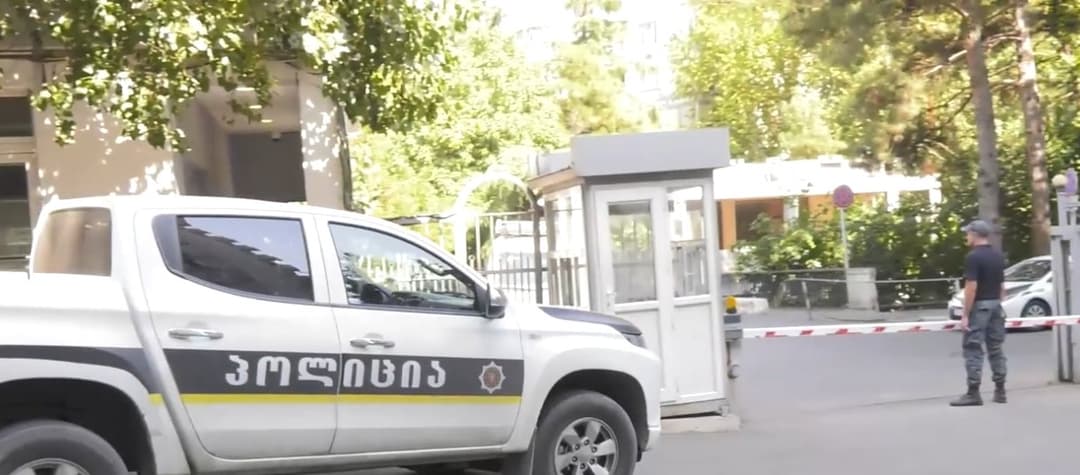 პირადი ცხოვრების საიდუმლოს ხელყოფის, სექსუალური ხასიათის დანაშაულისა და გამოძალვის ბრალდებით თბილისში ერთი პირი დააკავეს