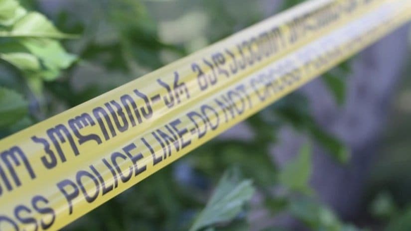 კავთისხევში მდინარემ მანქანა გაიტაცა, რომელშიც სამი ადამიანი იმყოფებოდა