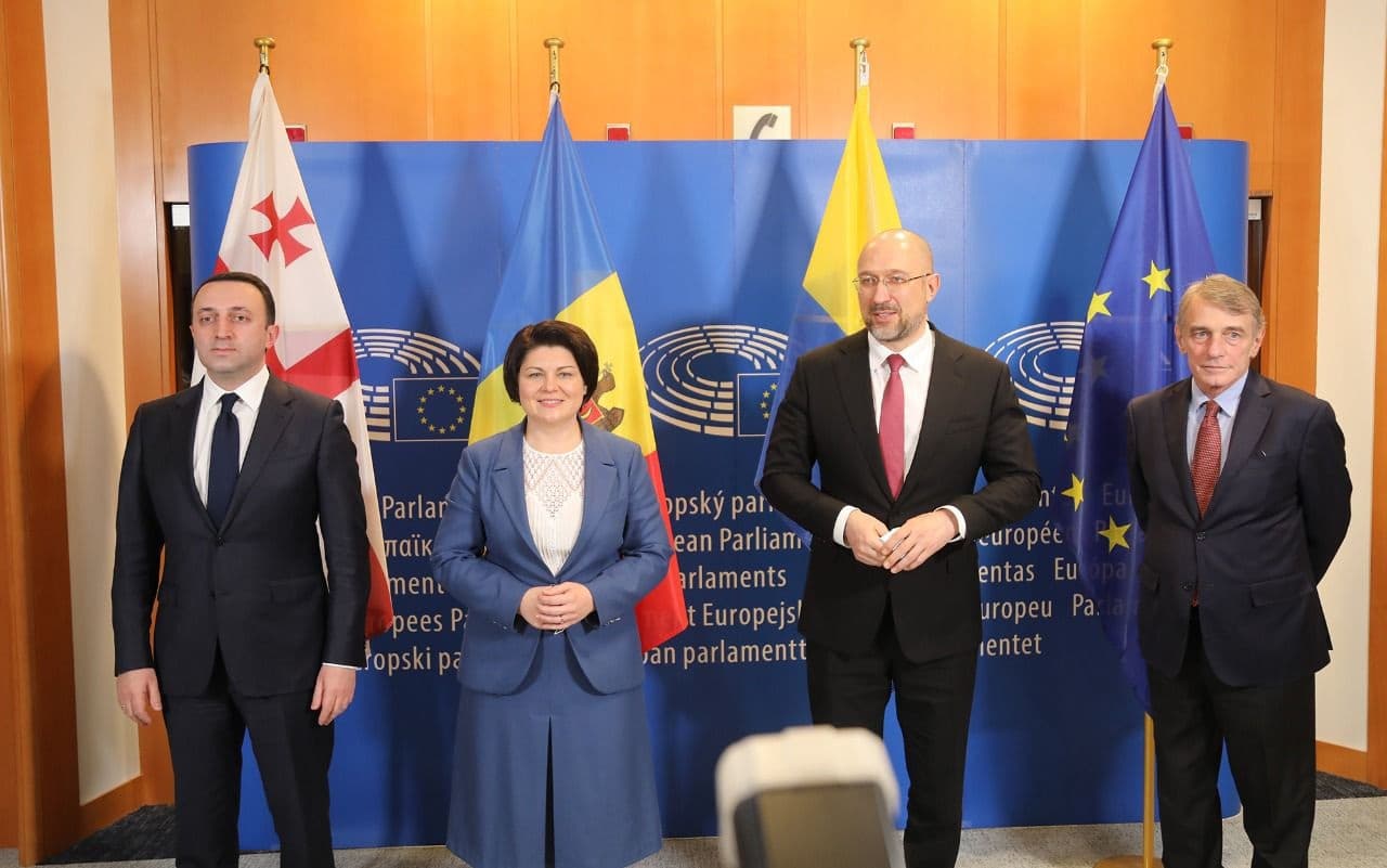 Frontnews image description