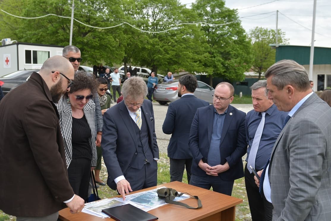 Frontnews image description