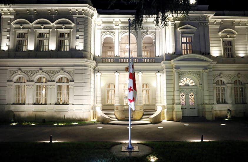 Frontnews image description