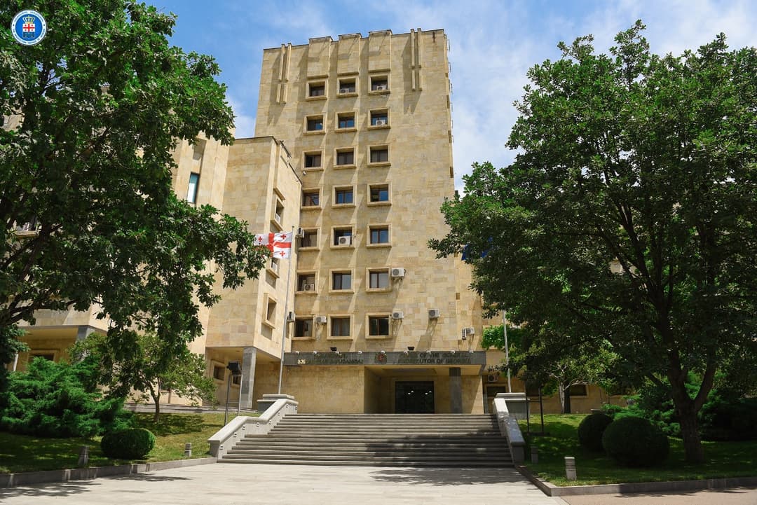 განსაკუთრებით დიდი ოდენობით ნარკოტიკული საშუალების უკანონო შეძენა, შენახვის და გასაღების ფაქტებზე თურქეთის მოქალაქეს ბრალდება წარუდგინეს