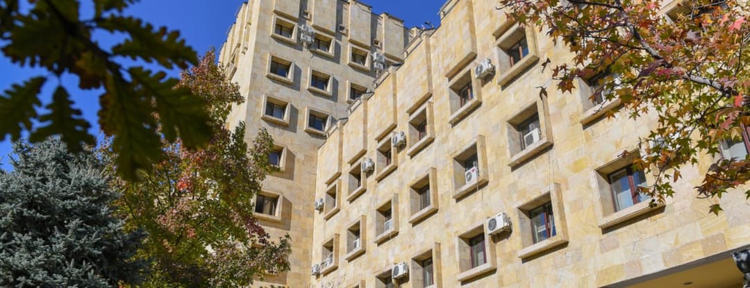 პროკურატურამ გაუპატიურების მცდელობის, თავისუფლების უკანონო აღკვეთის და მუქარის ფაქტზე ერთ პირს ბრალდება წარუდგინა