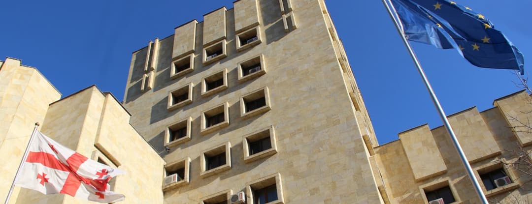 პროკურატურამ გენდერის ნიშნით შეუწყნარებლობის მოტივით გაუპატიურების, ძალადობის და სიცოცხლის მოსპობის მუქარის ფაქტებზე ერთ პირს ბრალდება წარუდგინა