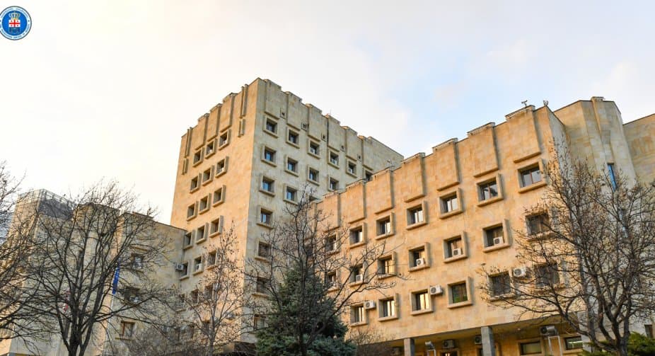 პროკურატურა – 2009 წლის მაისიდან 2013 წლის 25 თებერვლამდე, სააკაშვილის პირადი კომფორტისა და ფუფუნებისთვის ბიუჯეტიდან 9 024 367 ლარი გაიფლანგა