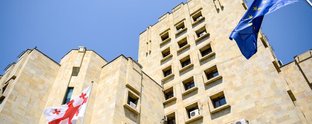 სასამართლომ “ქურდული სამყაროს“ წევრობასა და “ქურდული სამყაროსთვის“ მიმართვაში ბრალდებული 4 პირი დამნაშავედ ცნო