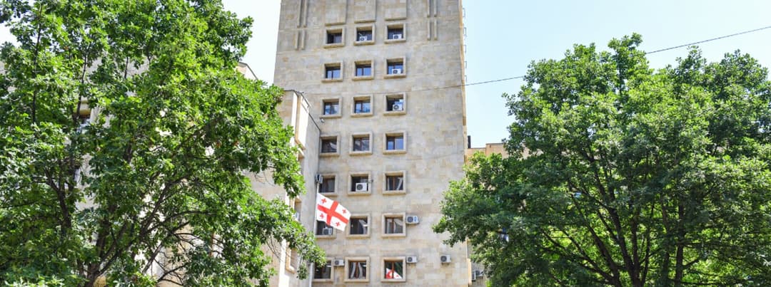 პროკურატურამ თავისუფლების უკანონო აღკვეთისა და დამამცირებელი მოპყრობის ფაქტზე სამ პირს ბრალდება წარუდგინა