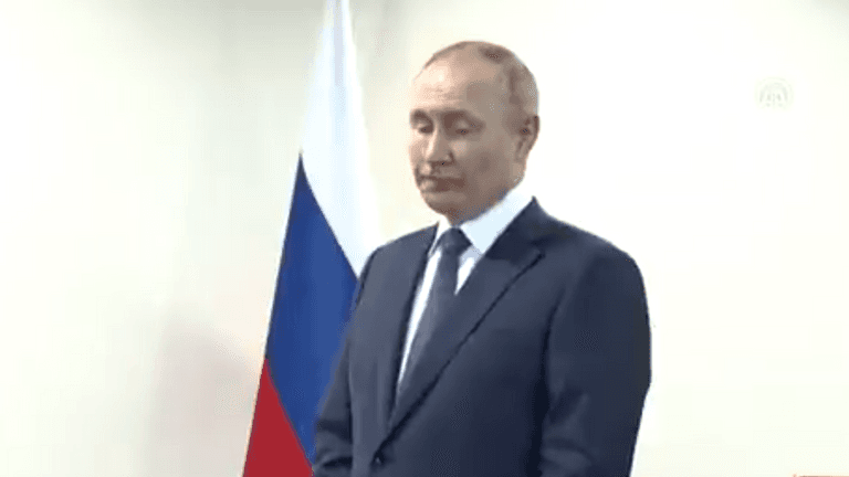 Erdogan makes Putin wait