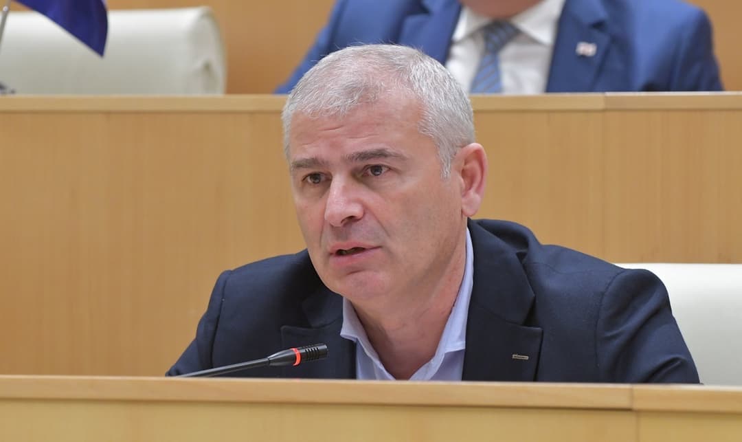 ირაკლი ქადაგიშვილი – “უცხოური გავლენის გამჭვირვალობის შესახებ” კანონი ნელ-ნელა ბევრ საკითხს მოჰფენს ნათელს