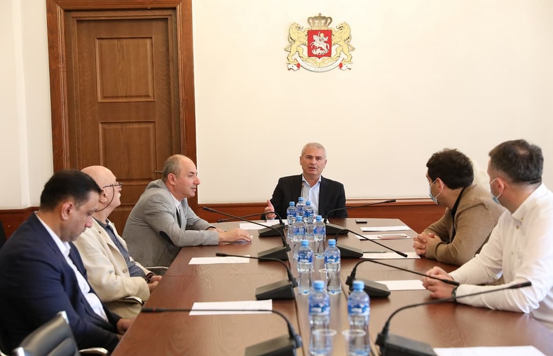 საპროცედურო საკითხთა და წესების კომიტეტმა ლევან ვარშალომიძისთვის პარლამენტის წევრის უფლებამოსილების ვადამდე შეწყვეტას მხარი დაუჭირა