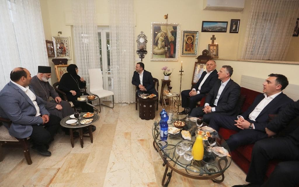 Frontnews image description