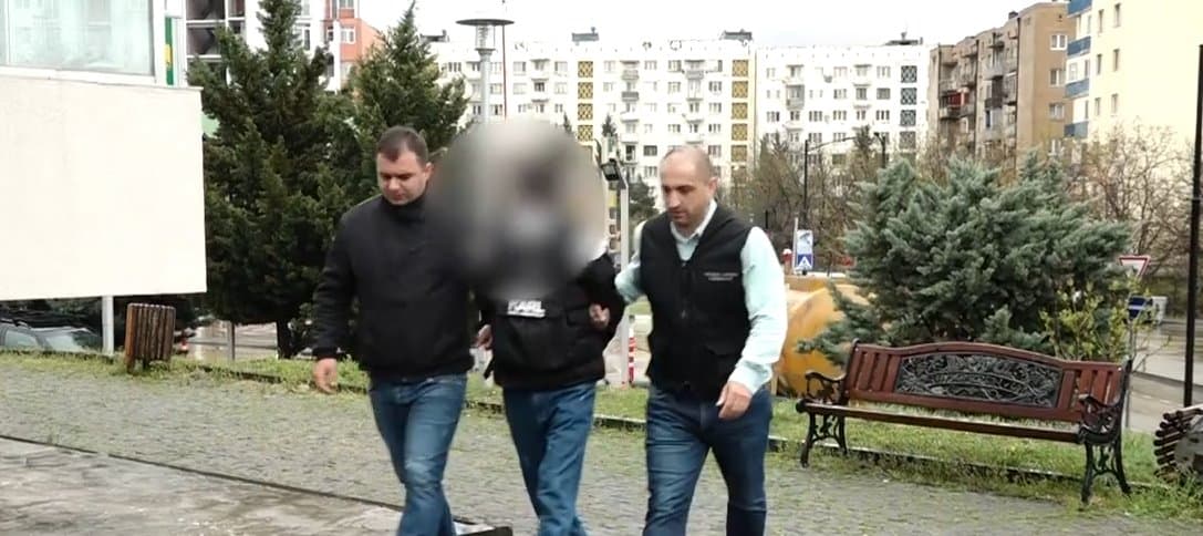 Frontnews image description