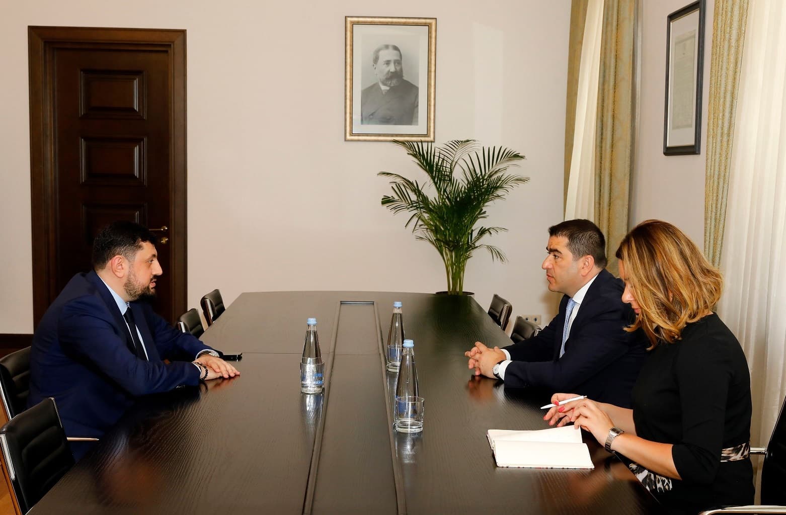 Frontnews image description