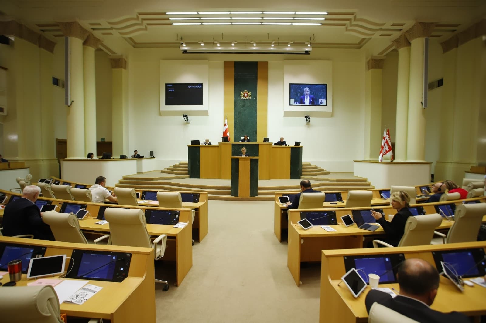 Frontnews image description