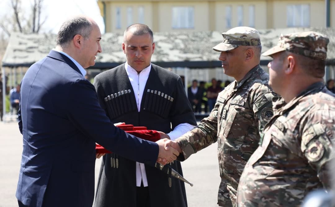 რეკრუტებს სამხედრო ფიცის დადება თავდაცვის მინისტრმა მიულოცა