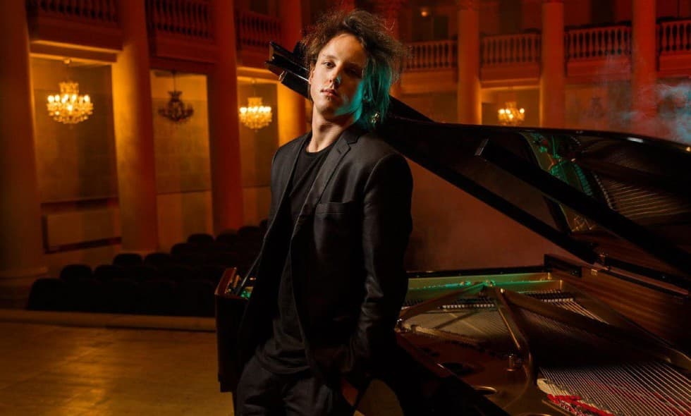 Frontnews image description