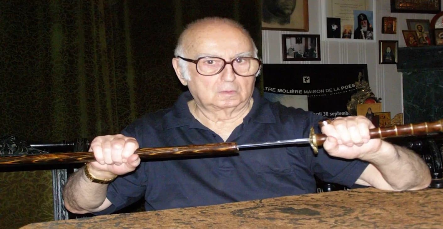 Frontnews image description