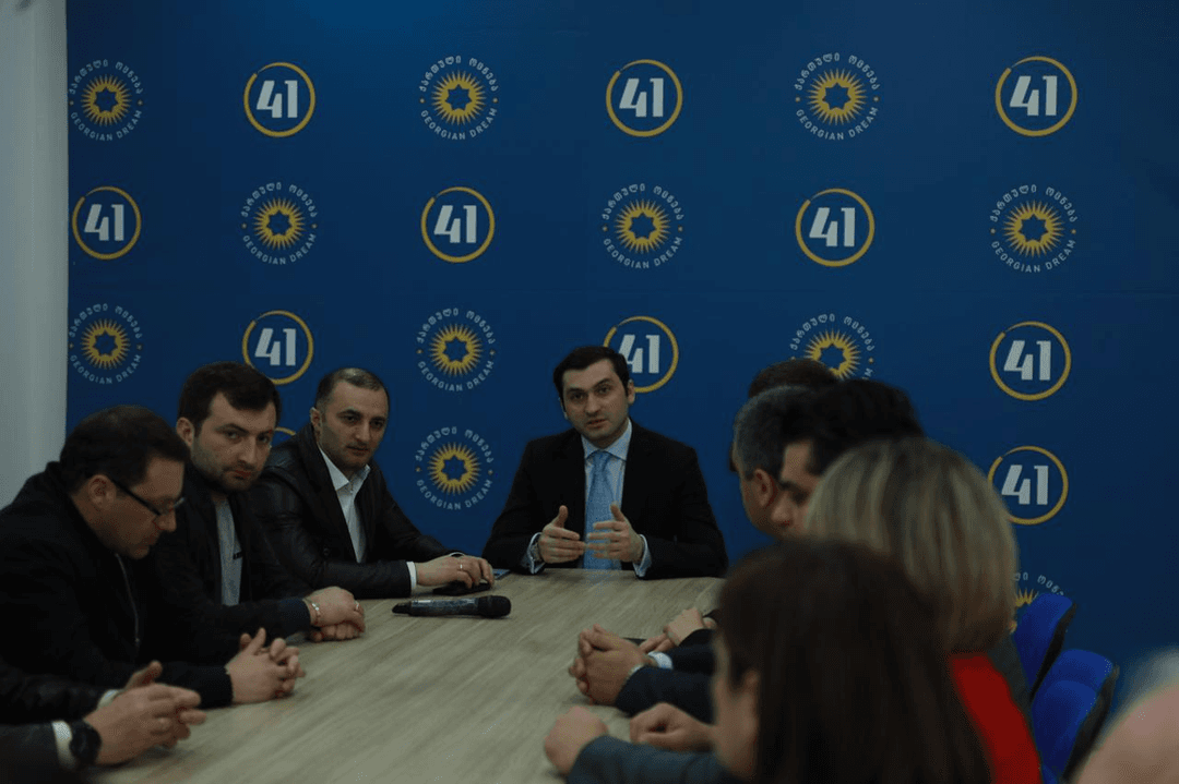 “ქართული ოცნების“ აჭარის ორგანიზაციის თავმჯდომარემ სამუშაო შეხვედრა გამართა