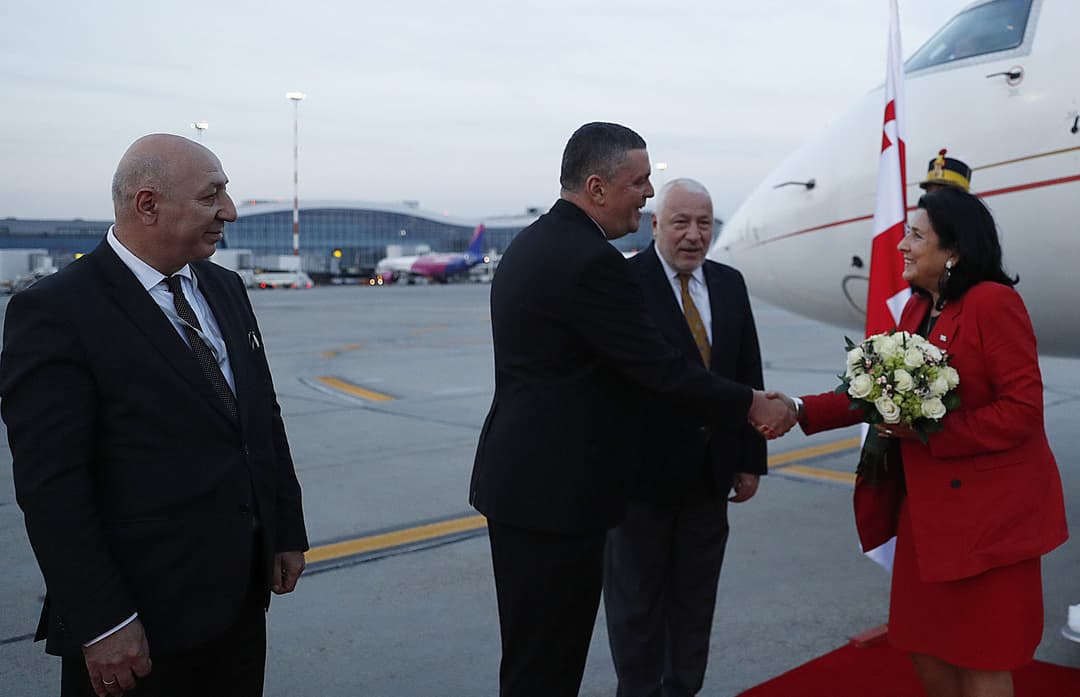 რუმინეთში საქართველოს პრეზიდენტის ოფიციალური ვიზიტი დაიწყო