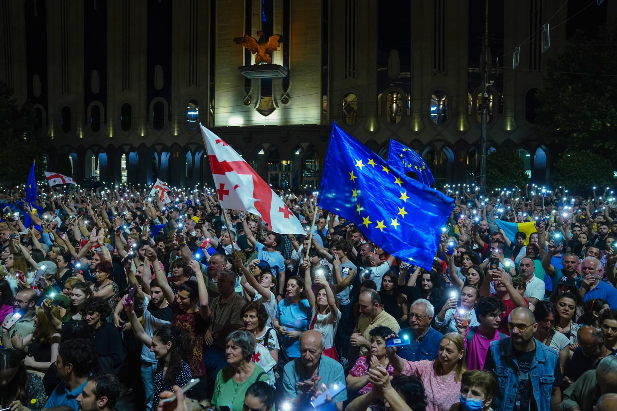 Frontnews image description