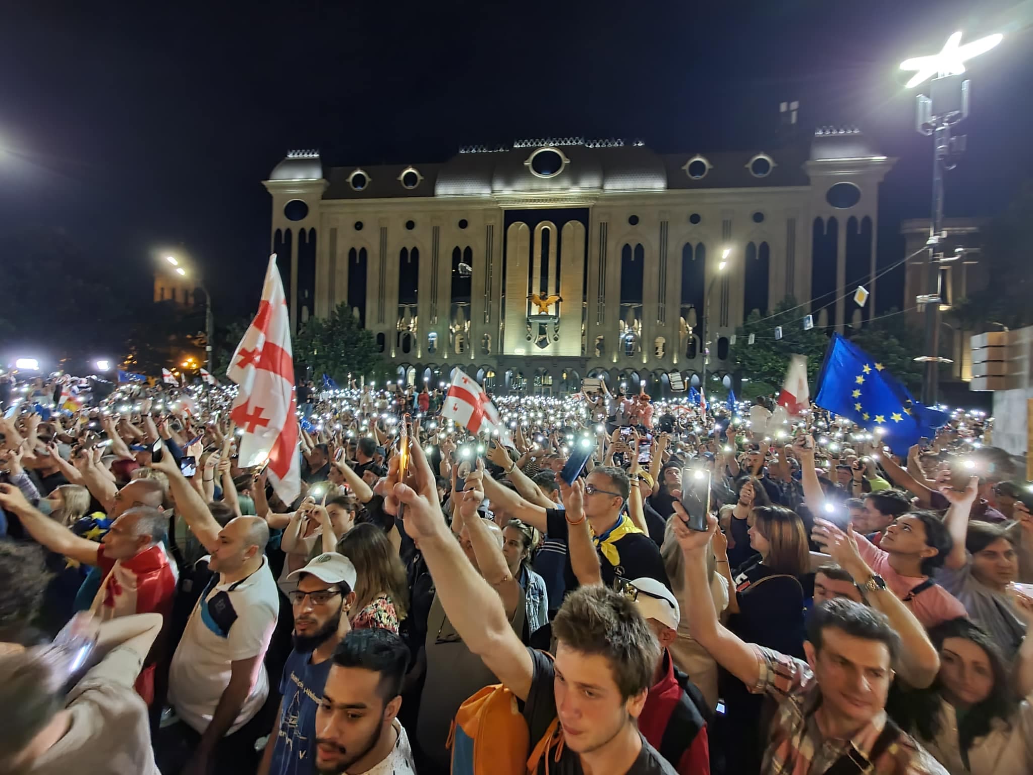 Frontnews image description