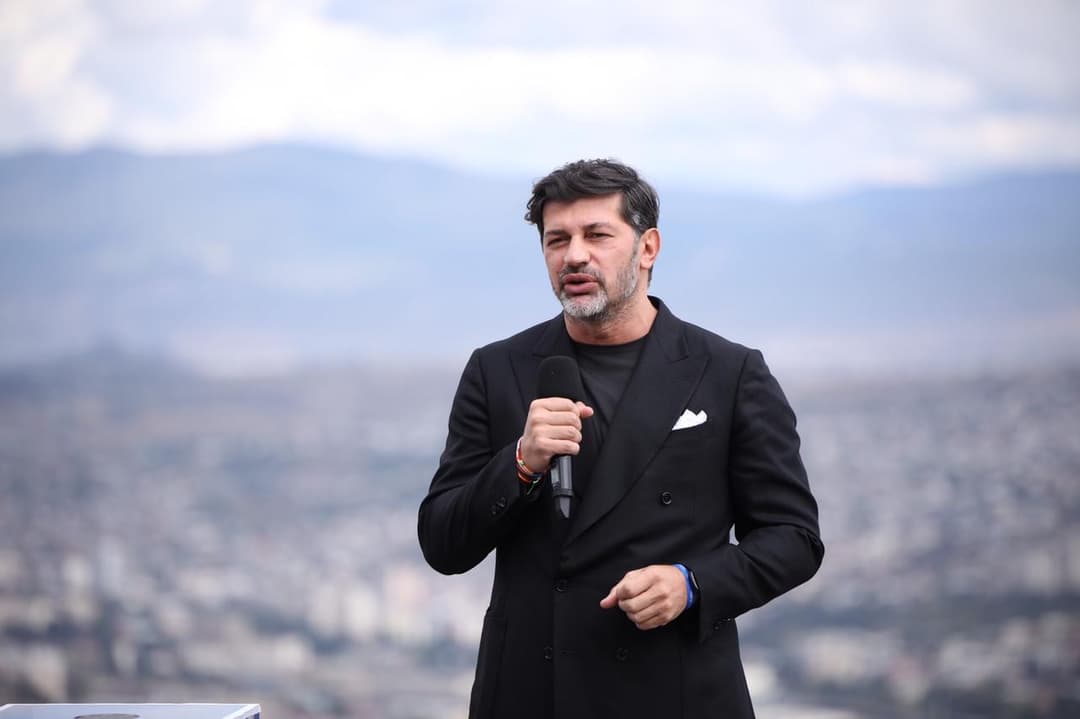 კახა კალაძე – მამაჩემს ამ ოჯახთან არანაირი კავშირი არ აქვს, მოიმარაგეთ საწვავი, სანთებელას მე მოგაწვდით