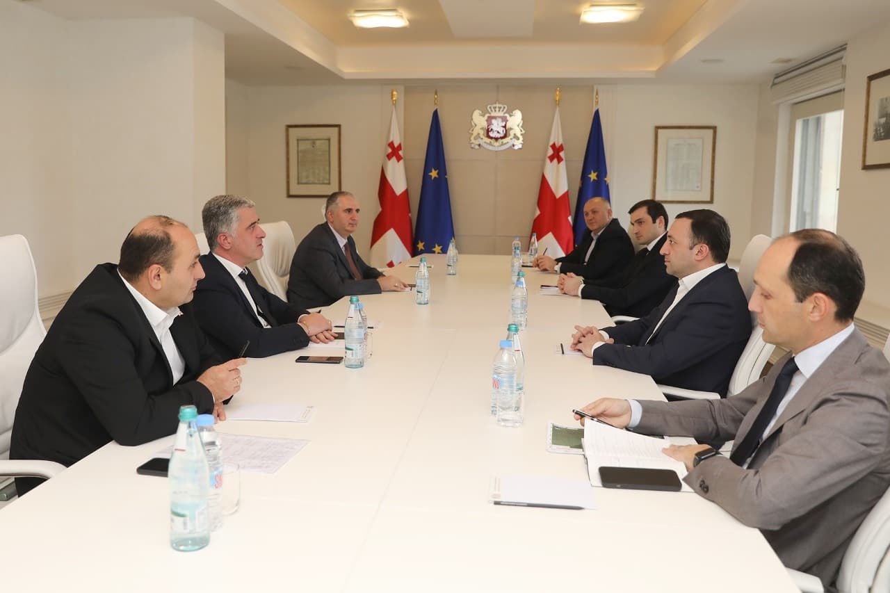 Frontnews image description