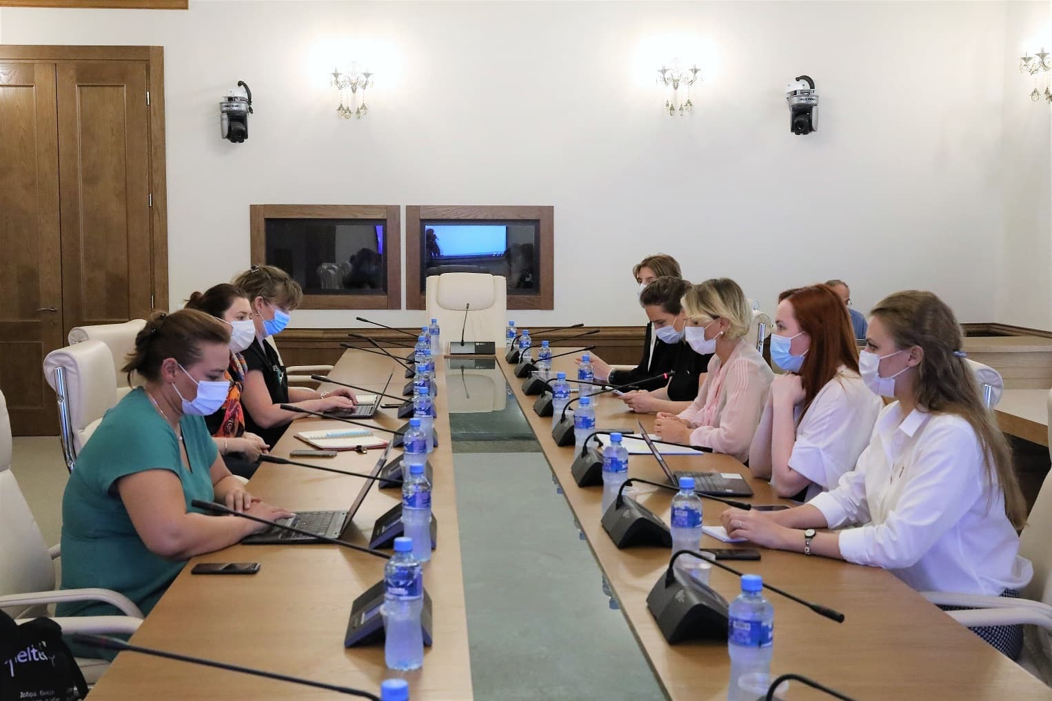 Frontnews image description