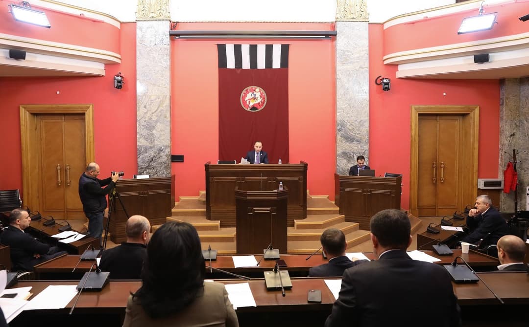 იურიდიულ საკითხთა კომიტეტმა იუსტიციის უმაღლესი საბჭოს წევრობის ხუთ კანდიდატს მოუსმინა