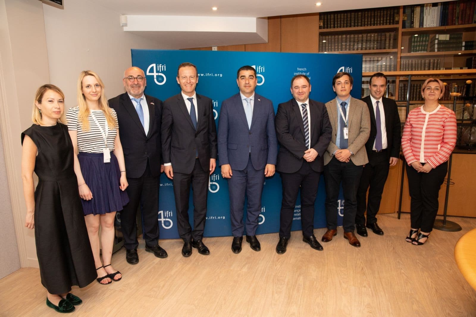 Frontnews image description