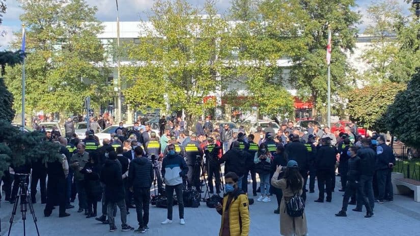 Frontnews image description