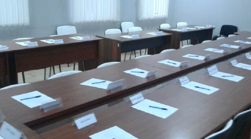 სენაკის საკრებულოში დეპუტატები ერთმანეთს სიტყვიერად დაუპირისპირდნენ