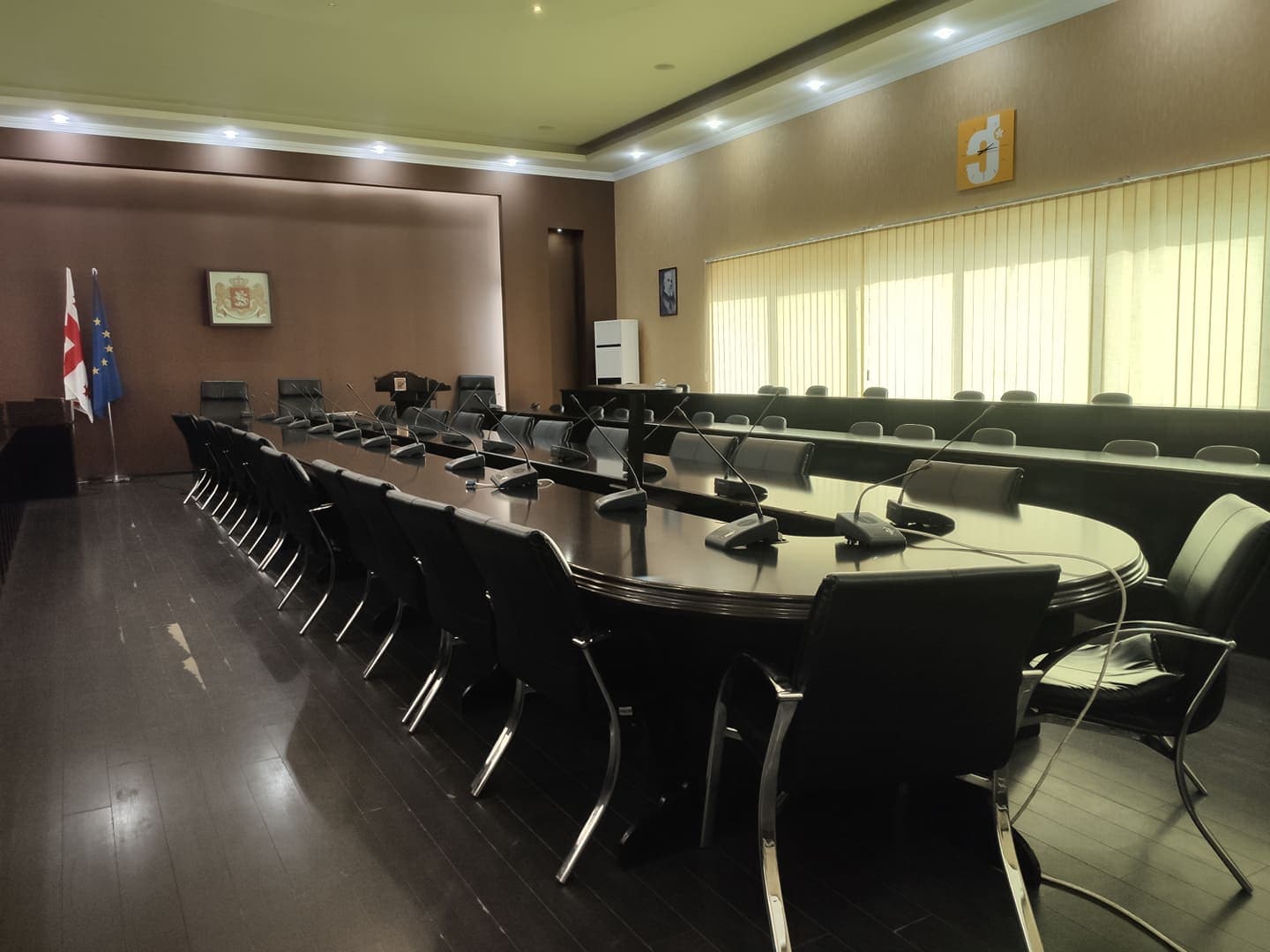 Frontnews image description