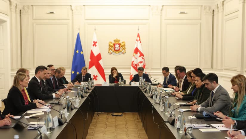 Frontnews image description