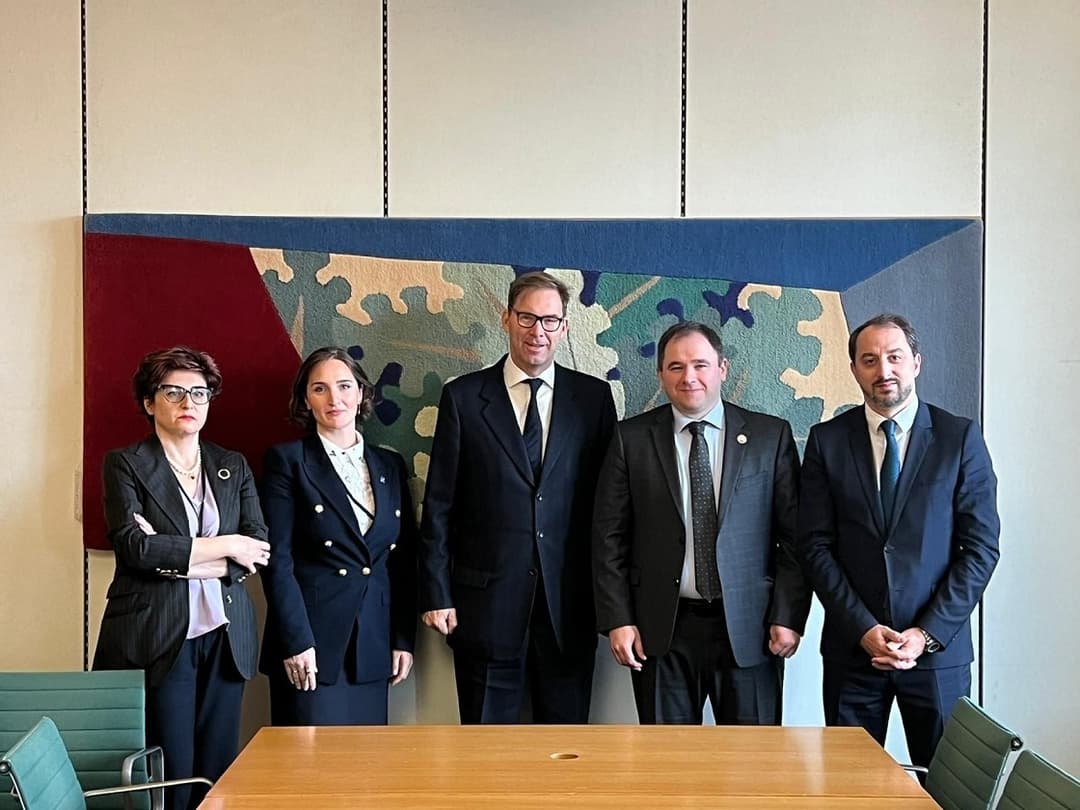 საგარეო ურთიერთობათა კომიტეტის დელეგაცია ნიკოლოზ სამხარაძის ხელმძღვანელობით, ოფიციალური ვიზიტით ლონდონში იმყოფება