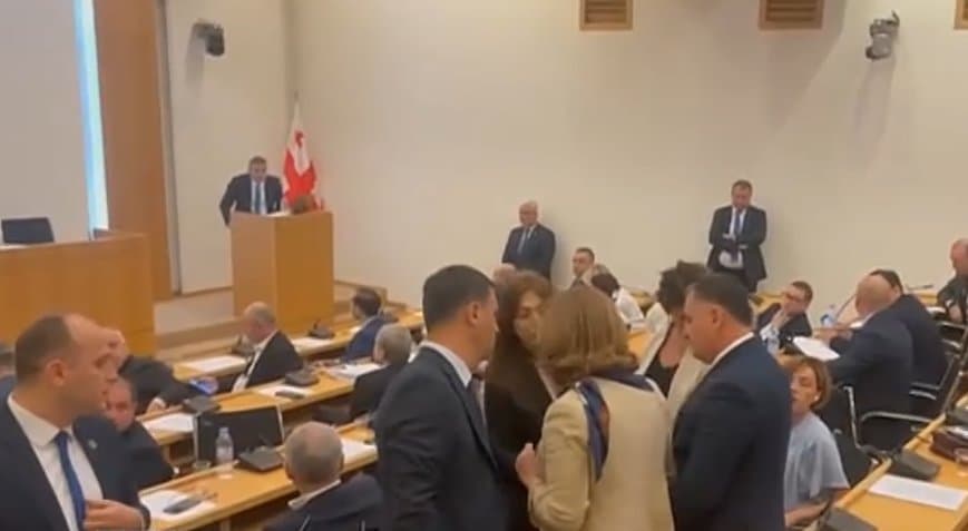 სალომე სამადაშვილი – ფიზიკურ ძალადობაზე ვაპირებ, რომ შევიტანო სარჩელი პაპუაშვილის, ოხანაშვილის და მანდატურების წინააღმდეგ