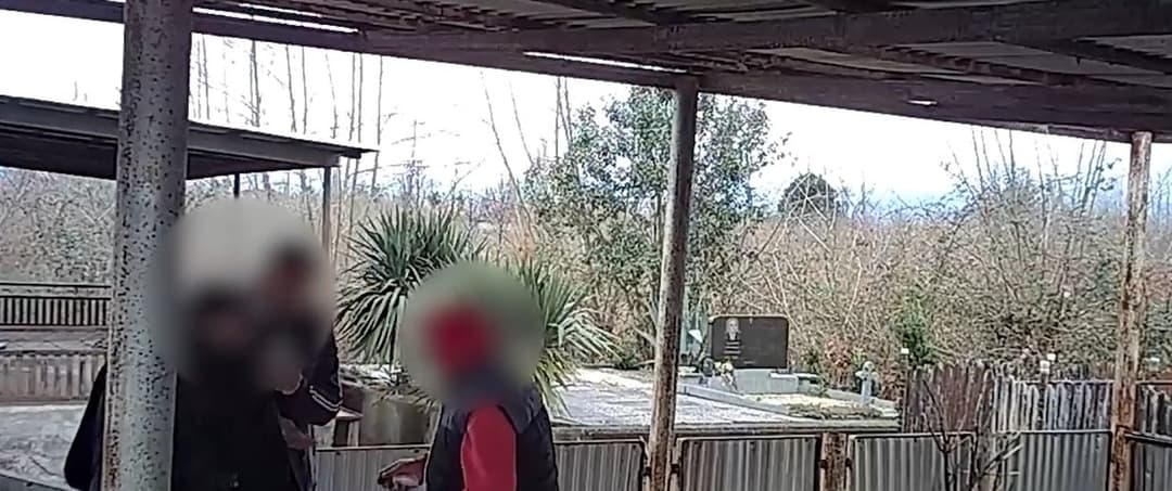 სამეგრელოს პოლიციამ ნარკოდანაშაულისთვის 3 პირი, მათ შორის 2 ნარკორეალიზატორი დააკავა