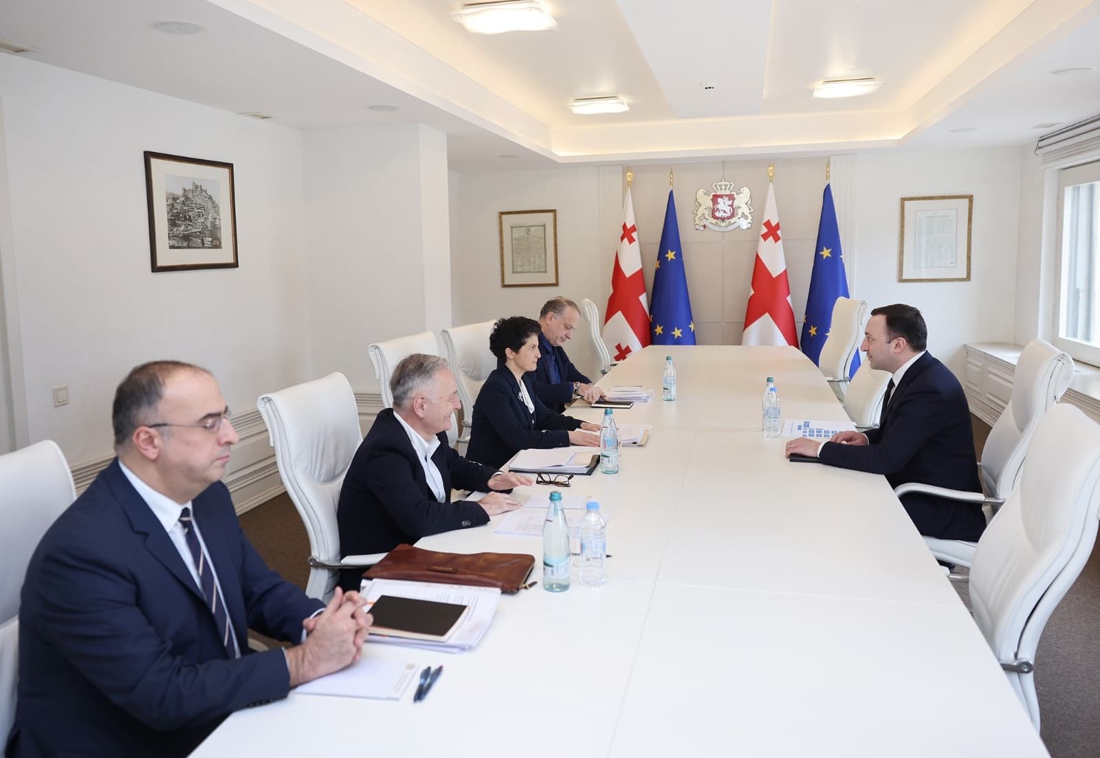 Frontnews image description