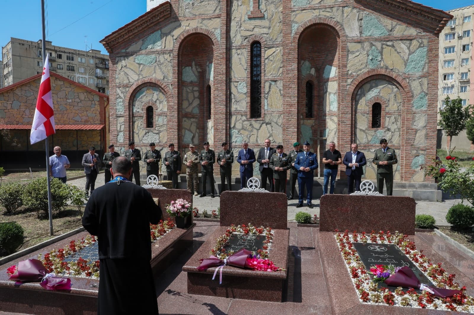 Frontnews image description