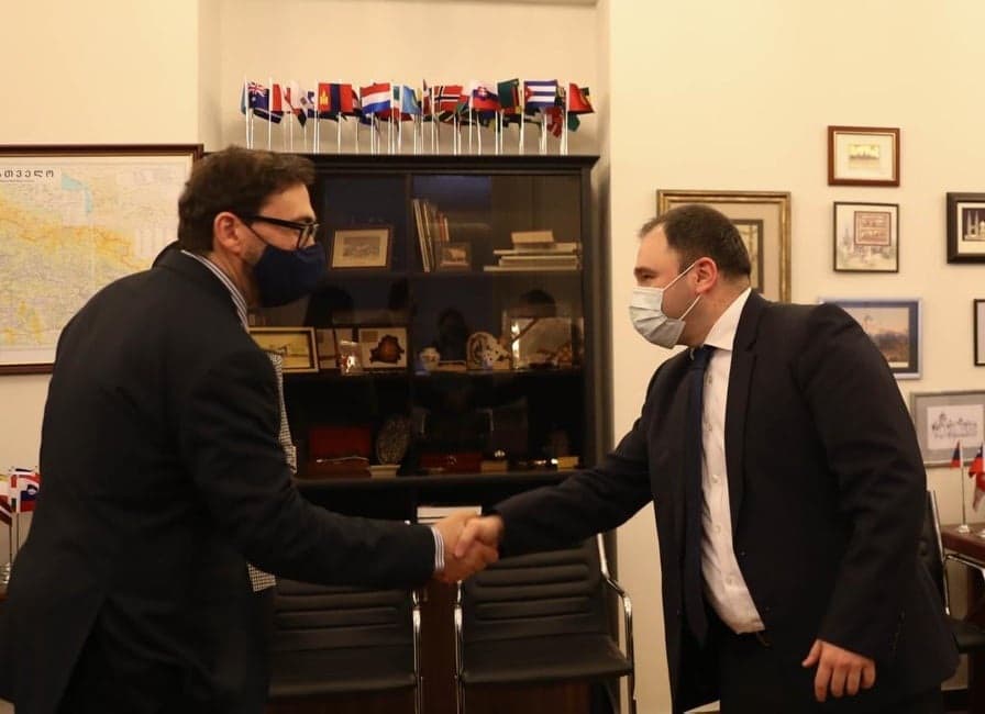 Frontnews image description