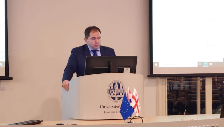 ნიკოლოზ სამხარაძემ ლეიდენის უნივერსიტეტში საჯარო ლექცია გამართა