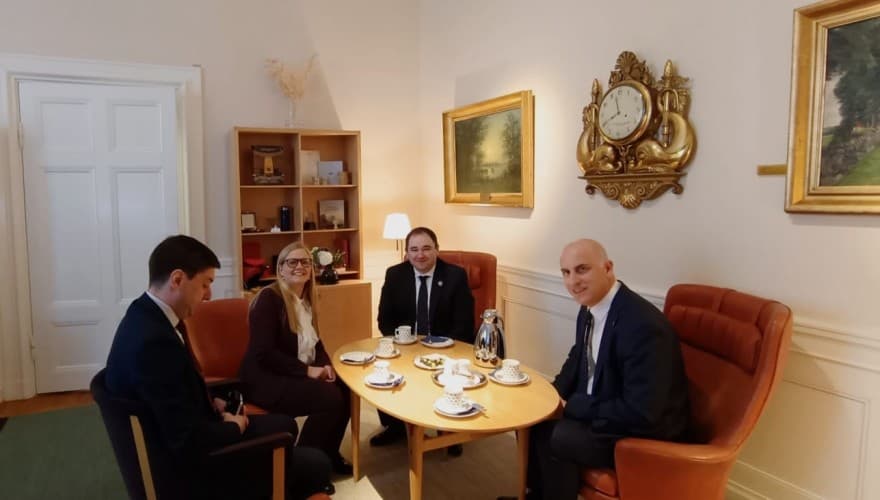 Frontnews image description