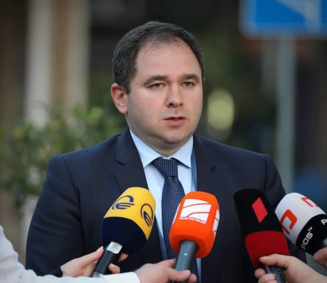 Frontnews image description