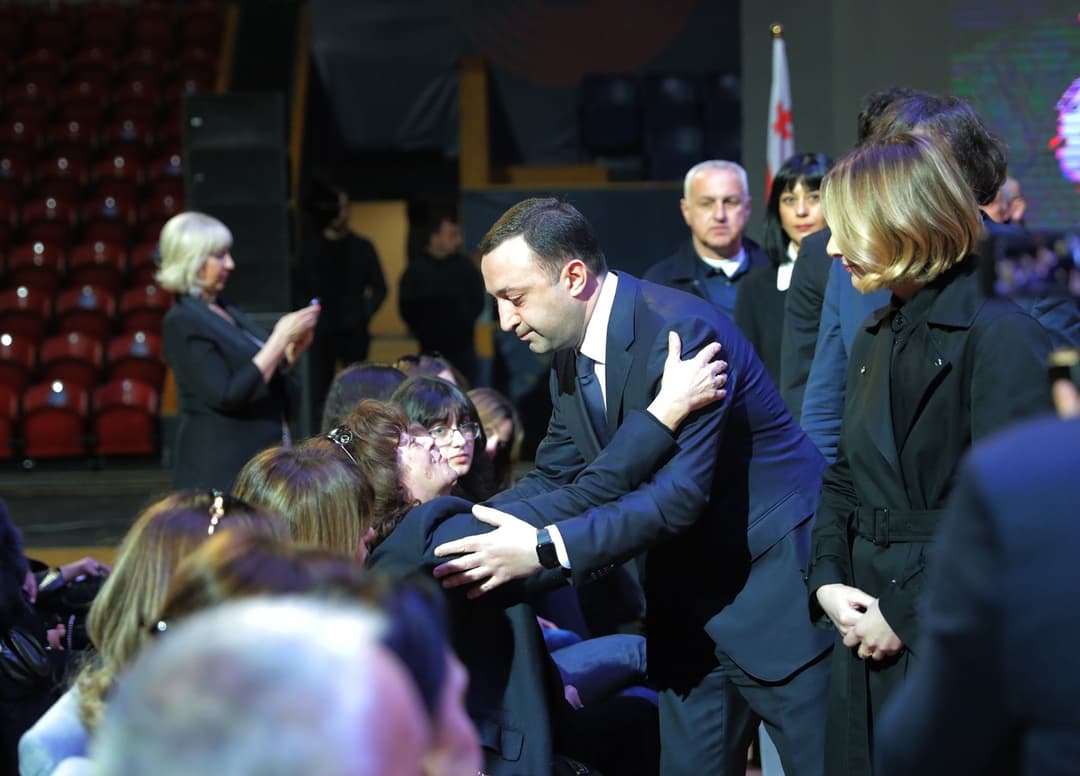 ირაკლი ღარიბაშვილი ჯამლეტ ხუხაშვილის სამოქალაქო პანაშვიდზე იმყოფებოდა