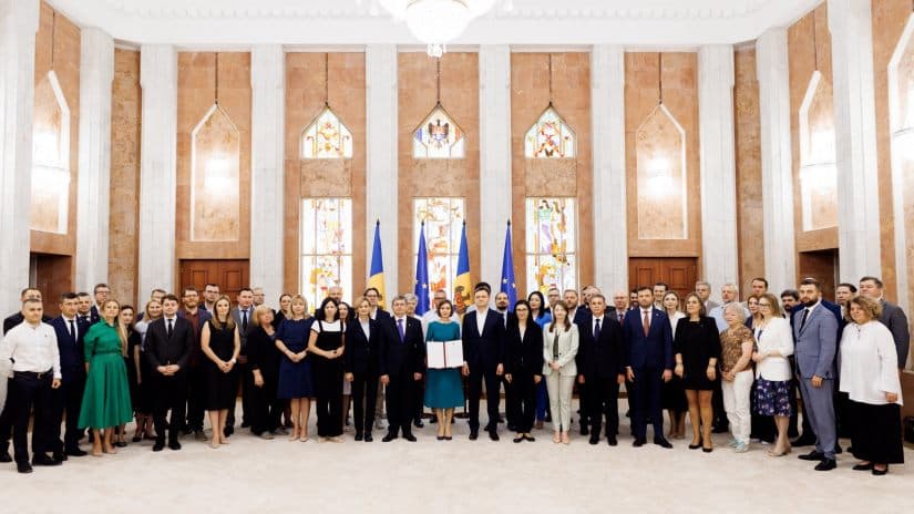 Moldova begins EU accession negotiations, President Sandu signs decree