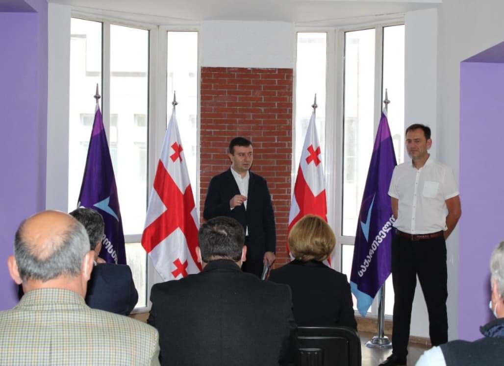 Frontnews image description