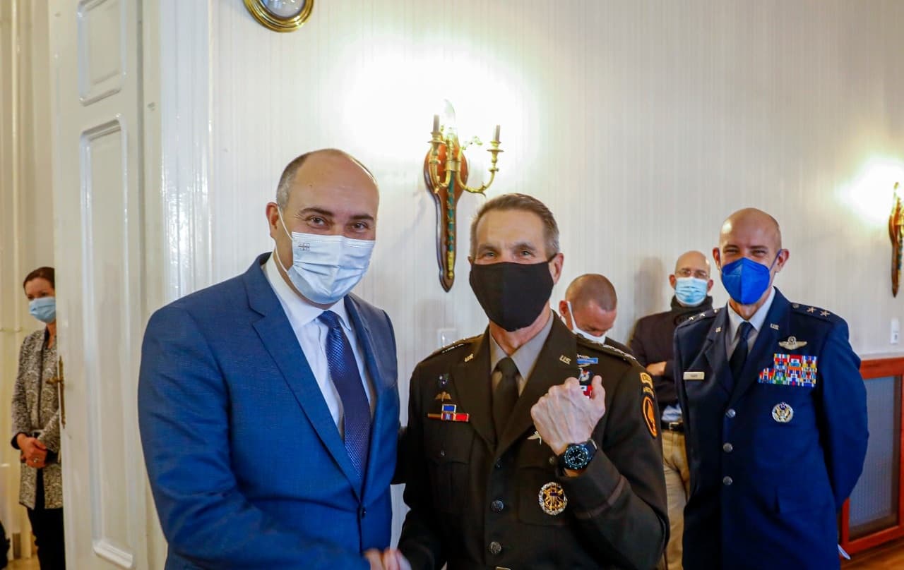 Frontnews image description